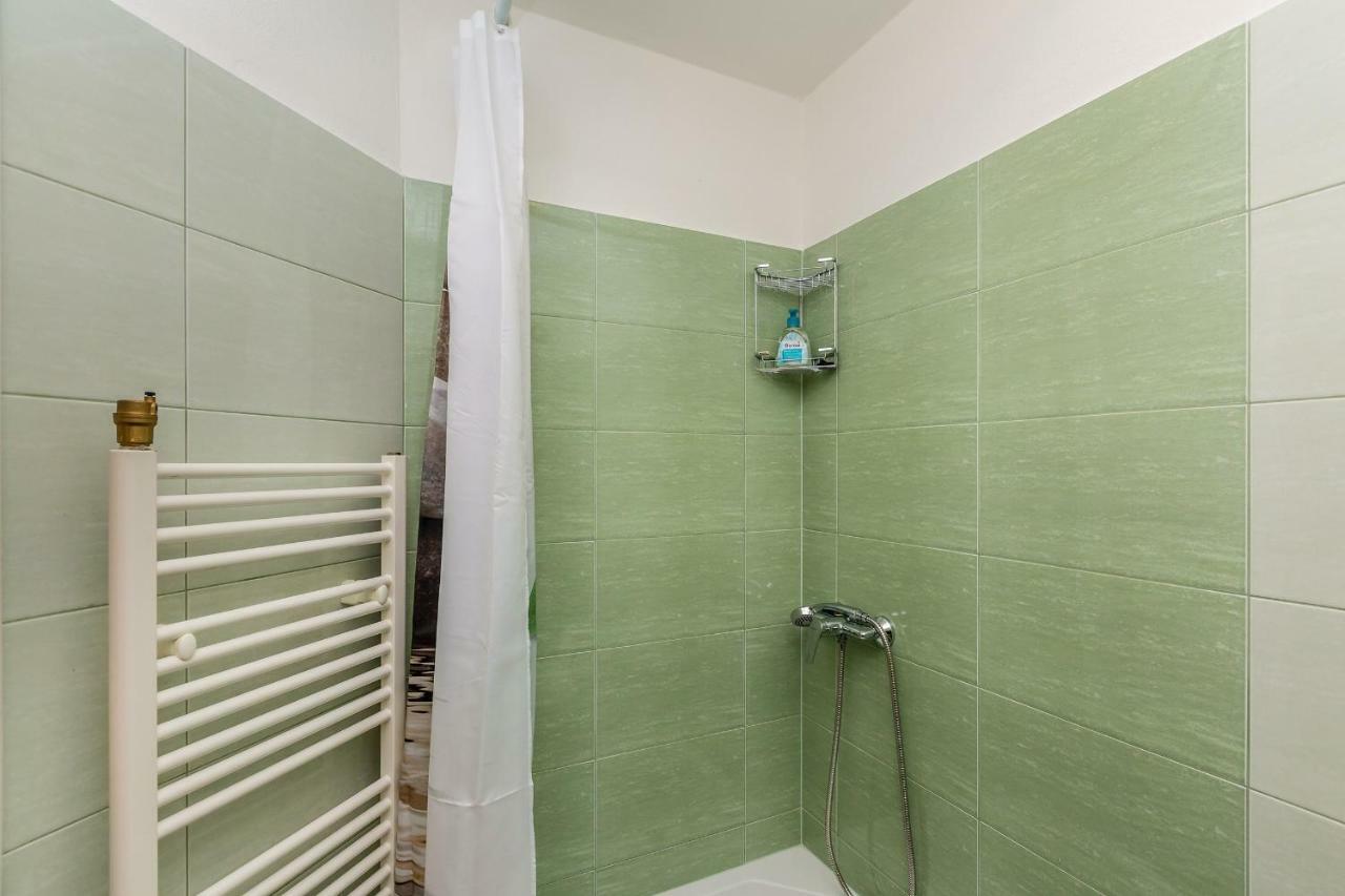 Ferienwohnung Studio Apartman Magdalena Omišalj Exterior foto